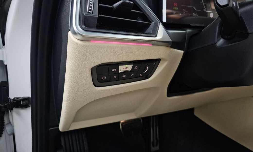BMW 3-Series 320i M Sport, 2024