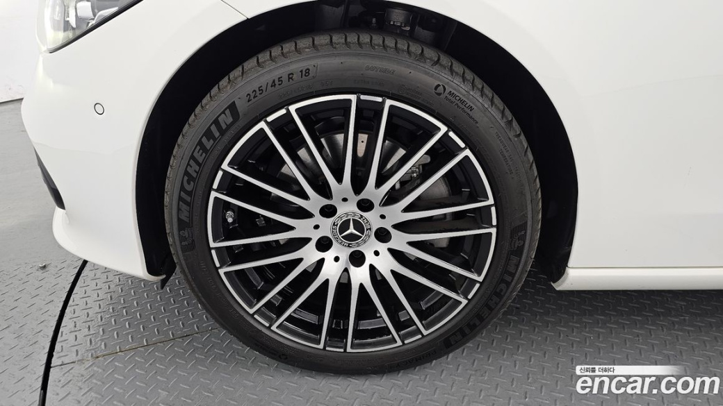 Mercedes-Benz C-Class C200 Avantgarde, 2025