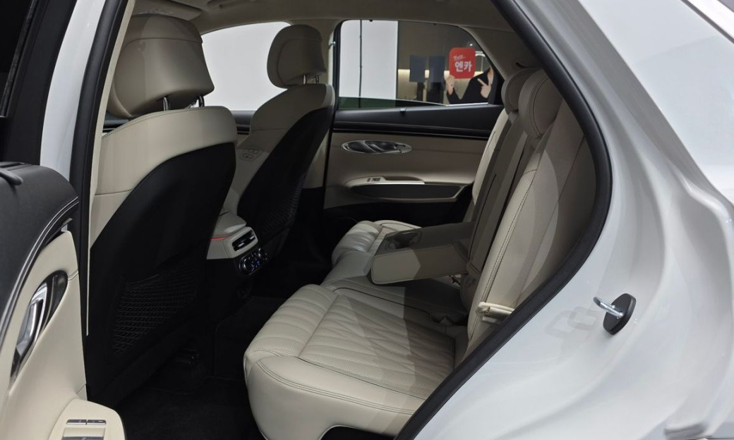Genesis GV70 2.5T Gasoline 2WD, 2024