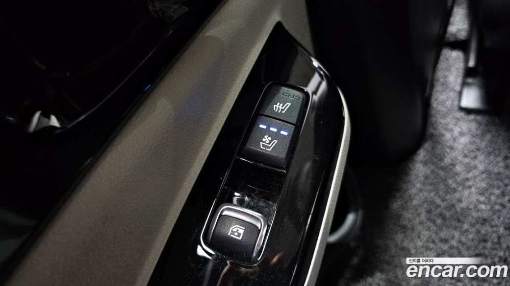 Kia Carnival 9-Seater Signature, 2022