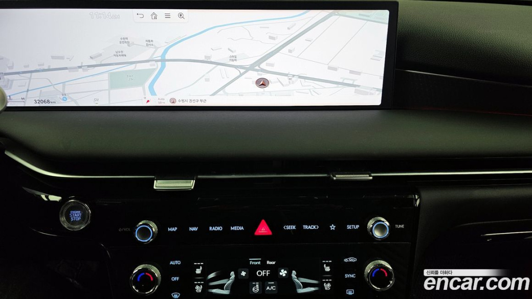Genesis G80 Gasoline 2.5 Turbo AWD, 2025