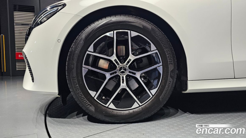 Mercedes-Benz E-Class E200 Avantgarde, 2025