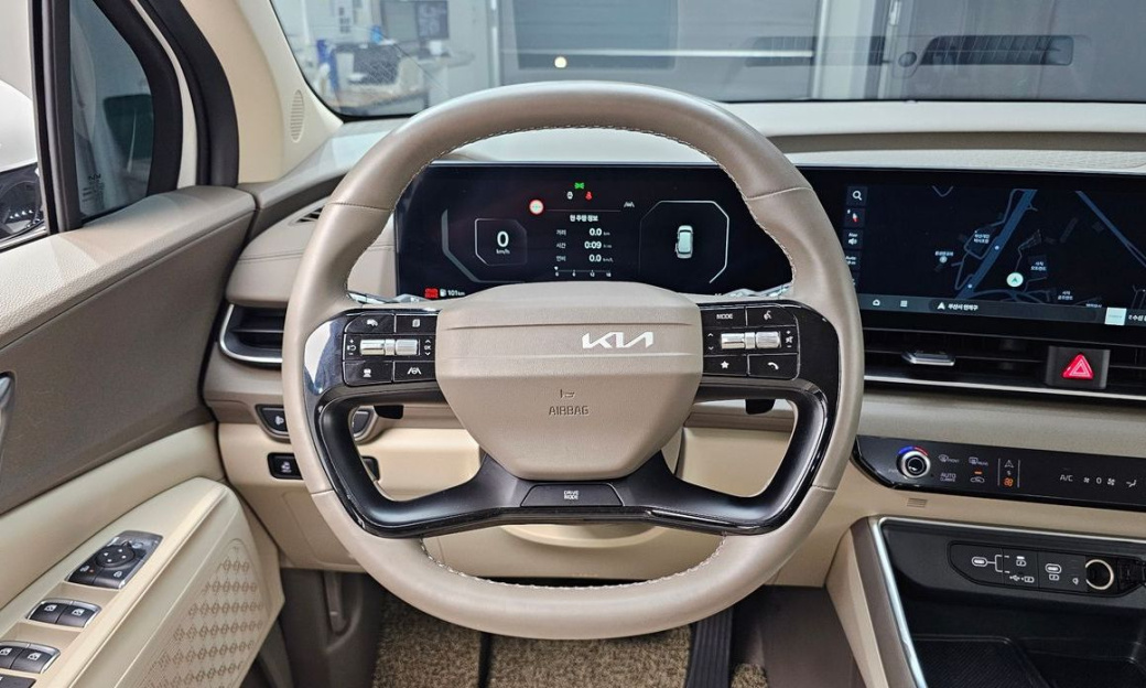 Kia Carnival 9-Seater Noblesse, 2025