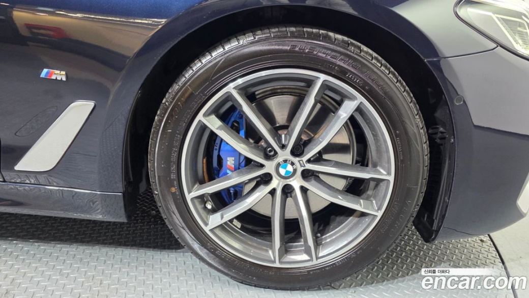 BMW 5-Series 520i M Sport, 2022