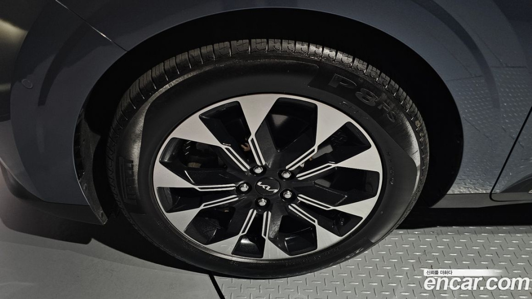 Kia Carnival 9-Seater Signature, 2023