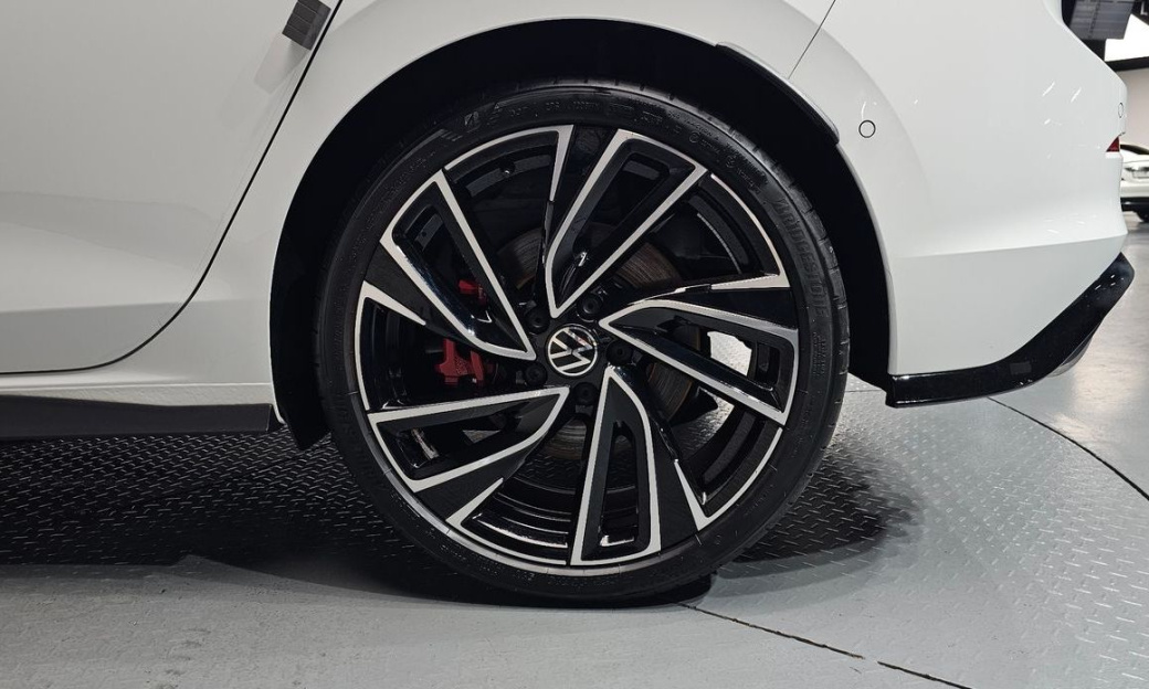 Volkswagen Golf 2.0 GTI, 2024