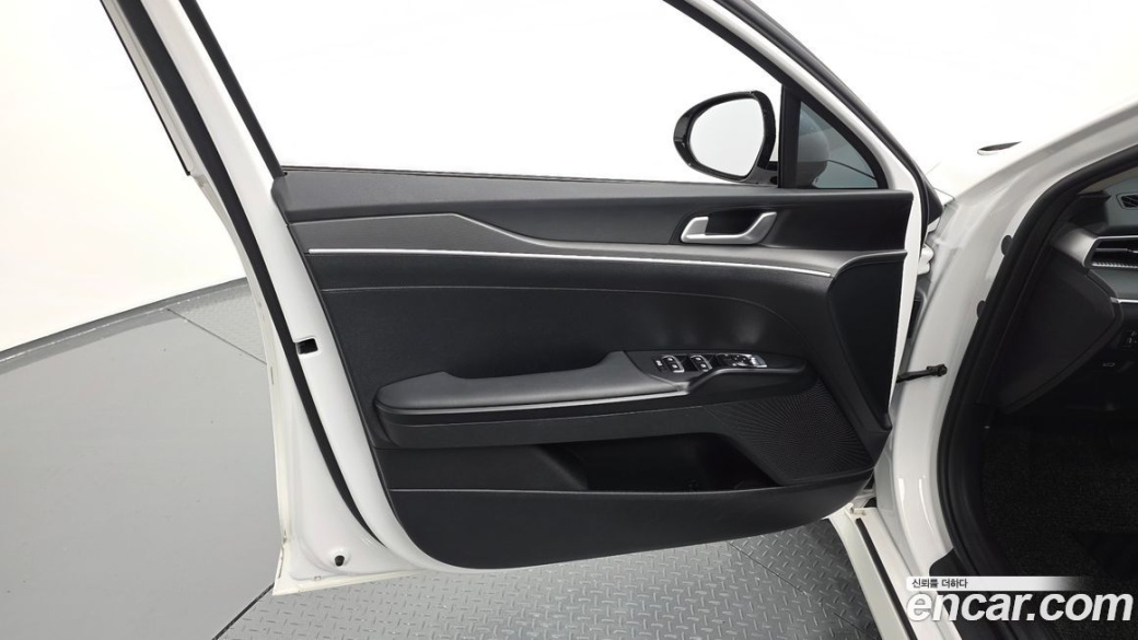 Kia K5 2.0, 2023