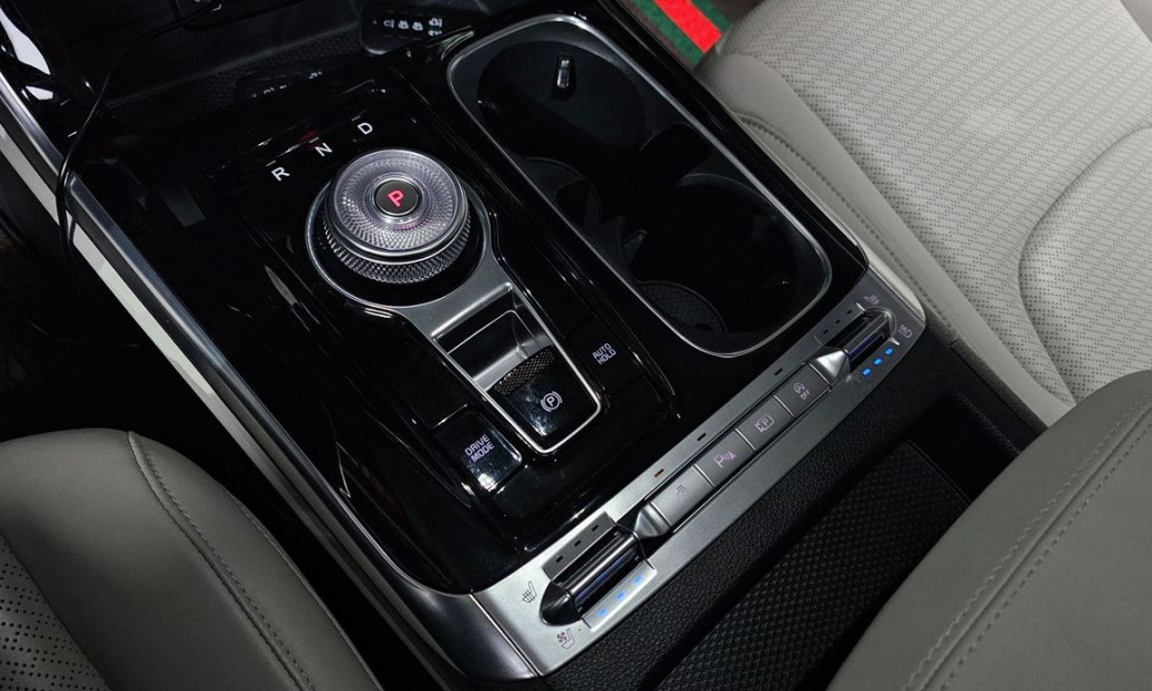 Kia Carnival 9-Seater Signature, 2023
