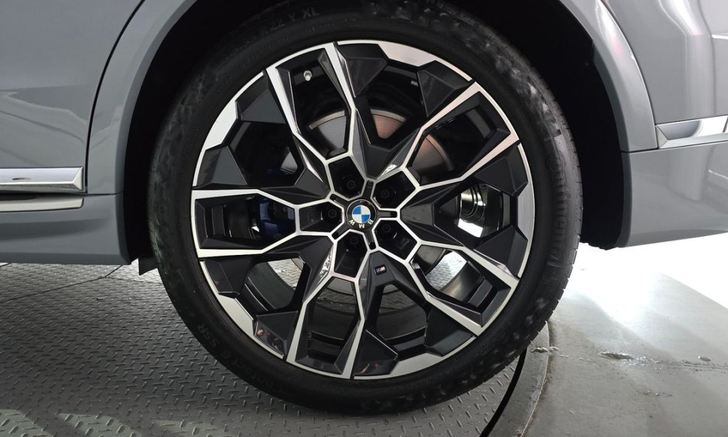 BMW X7 xDrive 40d M Sport 6STR, 2025