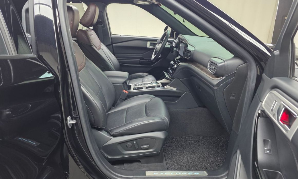 Ford Explorer 3.0 Platinum 4WD, 2022