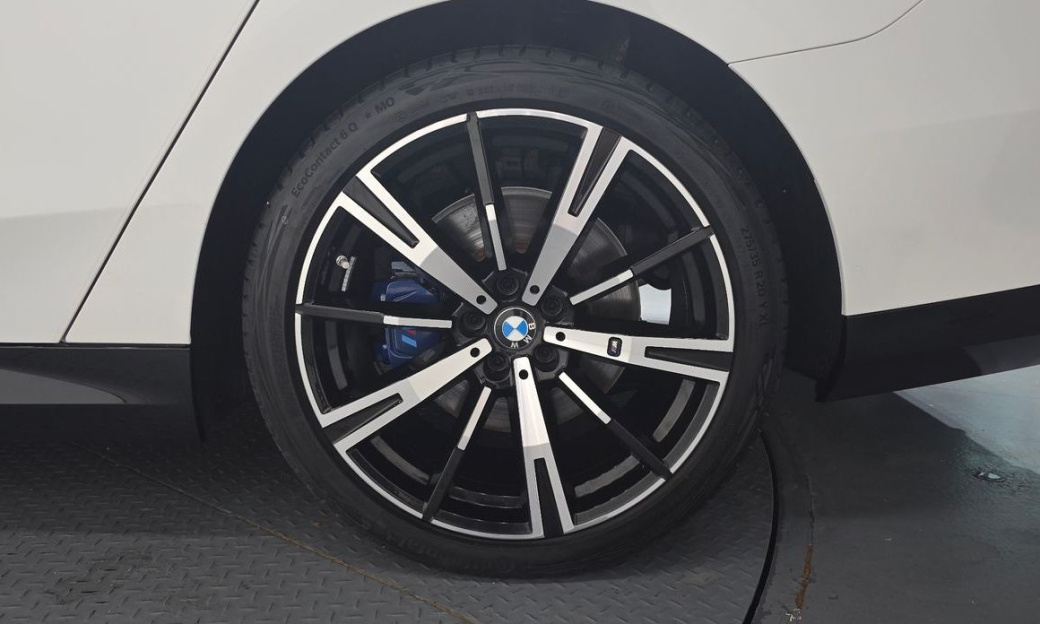 BMW 5-Series 530i xDrive M Sport, 2024