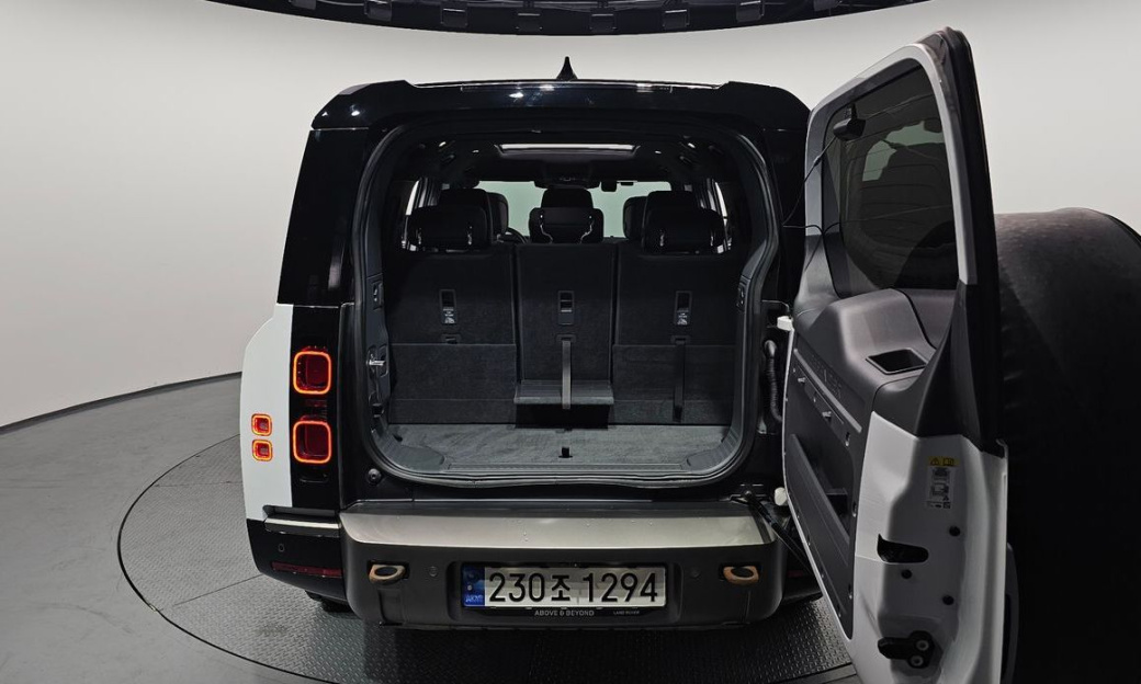 Land Rover Defender 130 P400 X-Dynamic HSE, 2023