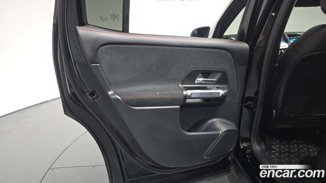 Mercedes-Benz GLB-Class GLB250 4MATIC, 2023
