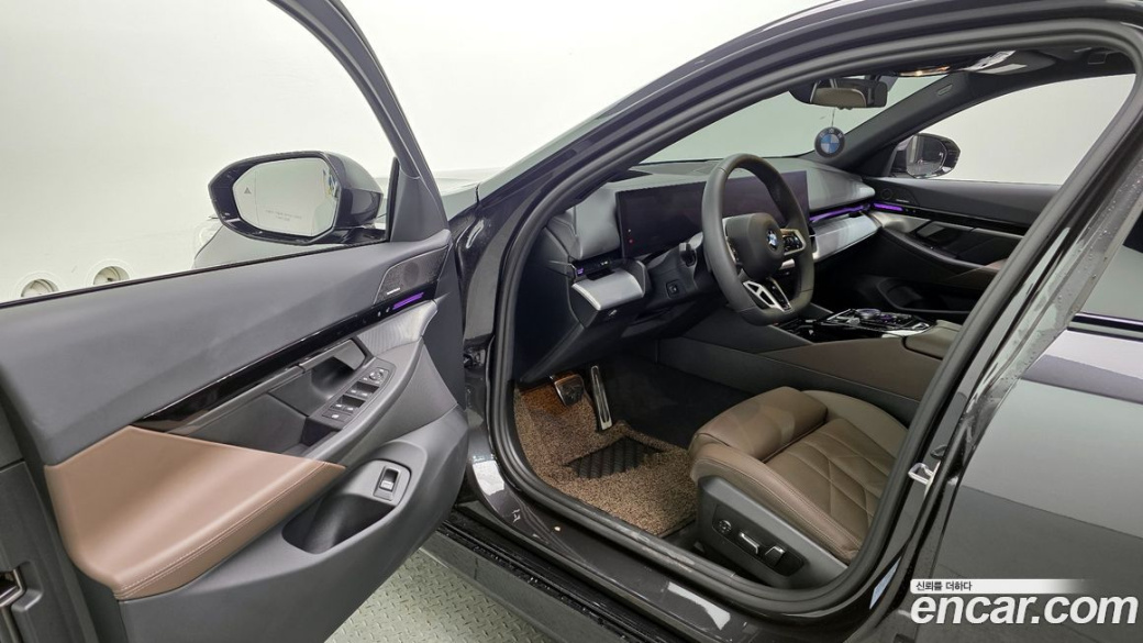 BMW 5-Series 520i M Sport, 2024