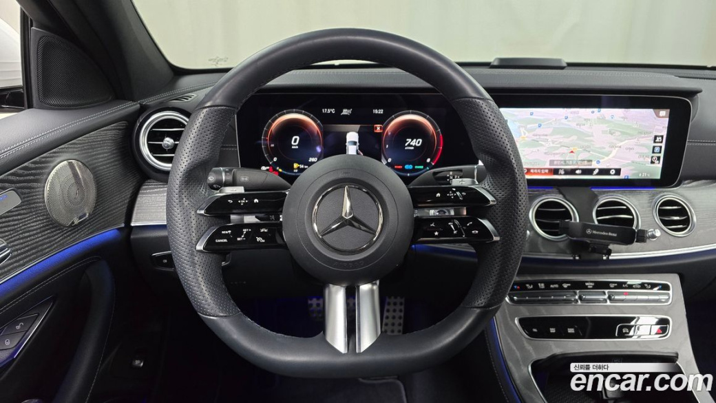 Mercedes-Benz E-Class E350 4MATIC AMG Line, 2022