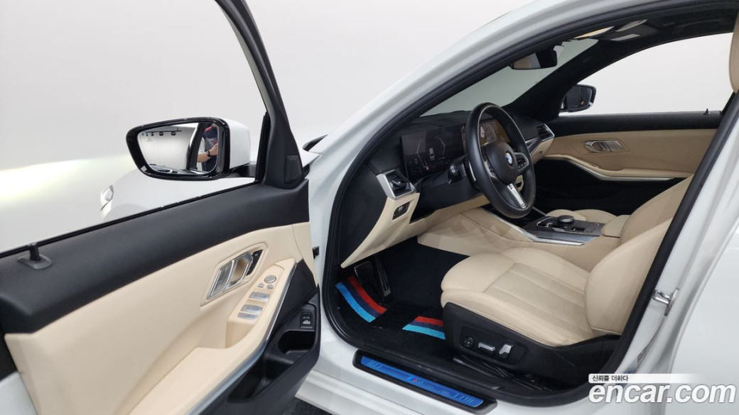BMW 3-Series 320i M Sport, 2023
