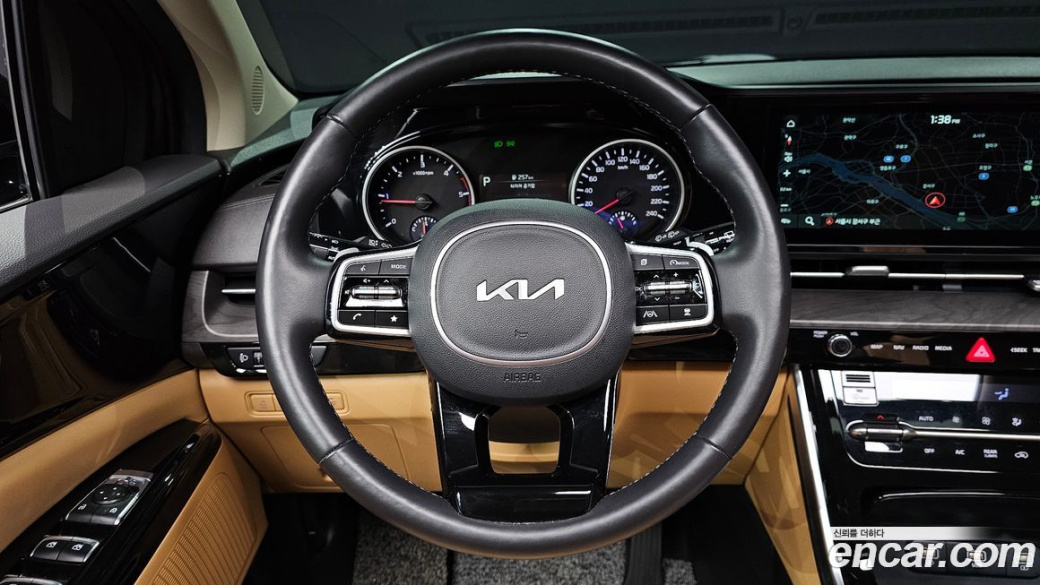 Kia Carnival 9-Seater Noblesse, 2023