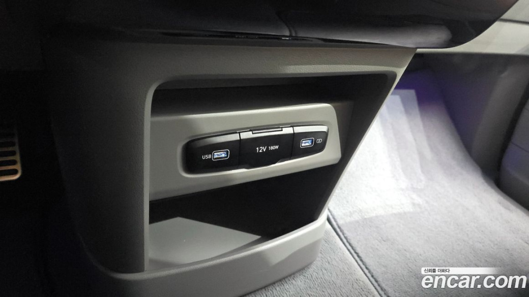 Hyundai Staria 2WD Camping Car, 2024