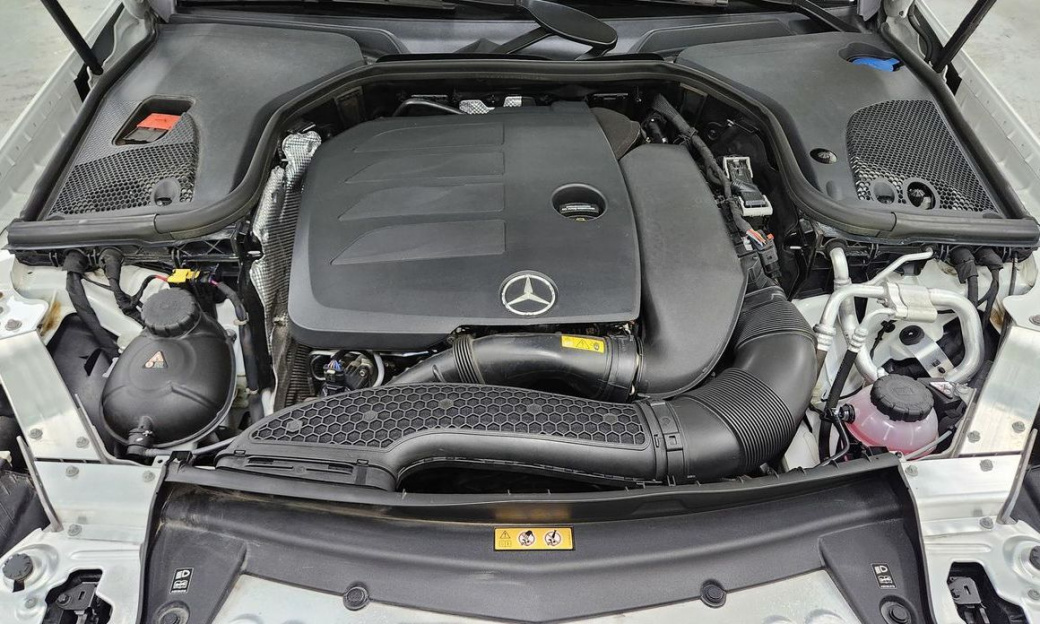 Mercedes-Benz E-Class E350 4MATIC Exclusive, 2023