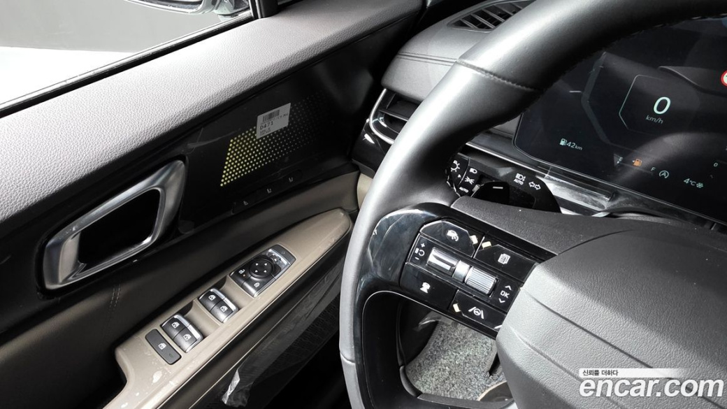 Kia Carnival 9-Seater Gravity, 2025