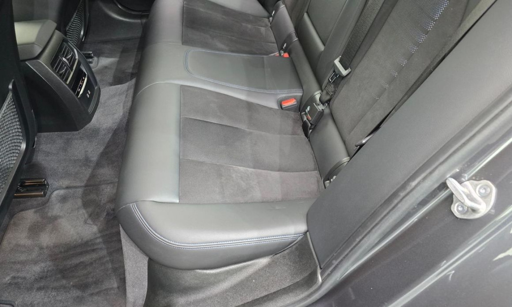 BMW 3-Series 320i M Sport, 2022