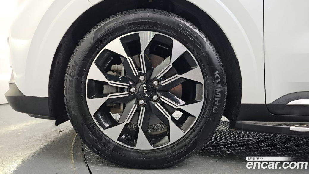 Kia Carnival 7-Seater Signature, 2023