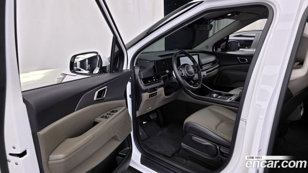 Kia Carnival 9-Seater Prestige, 2024