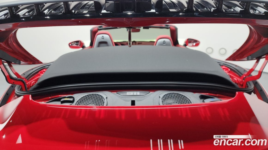 Porsche 911 Carrera GTS Cabriolet, 2025