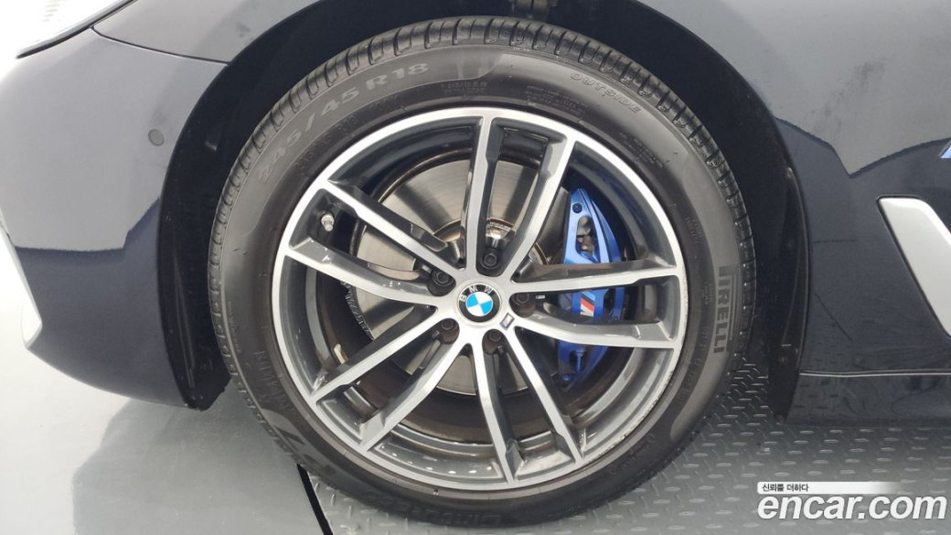 BMW 5-Series 523d M Sport, 2023