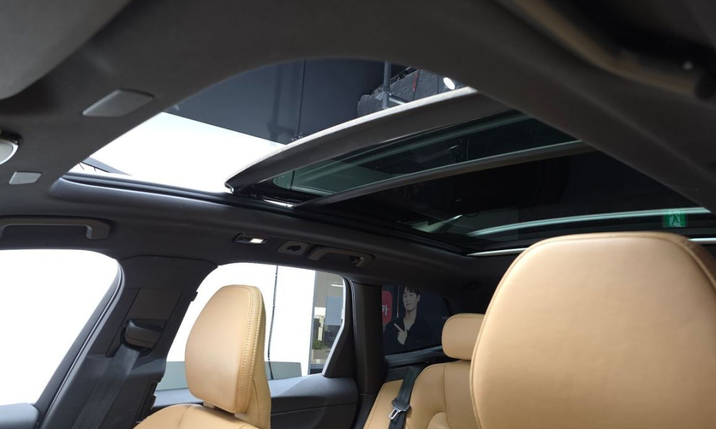 Volvo XC60 B5 Inscription, 2022