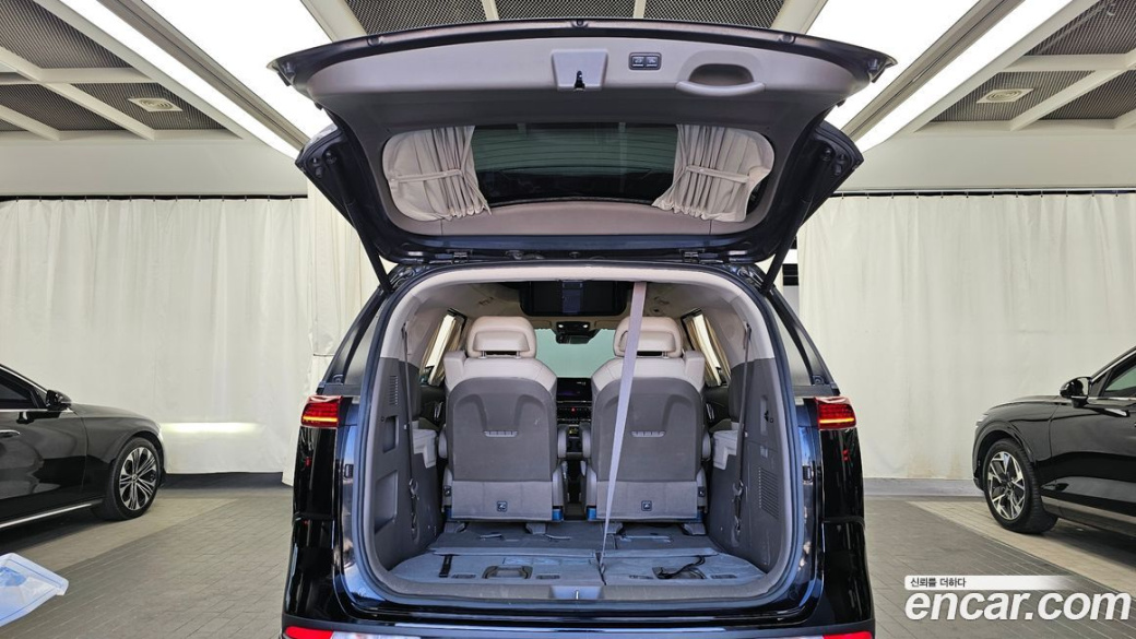 Kia Carnival 7-Seater Hi-Limousine, 2023
