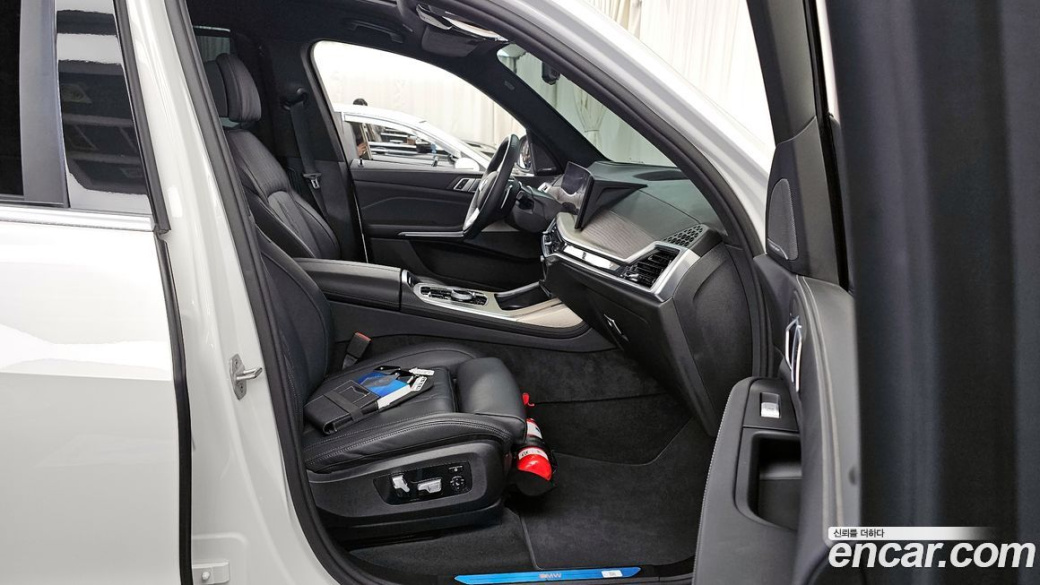 BMW X7 xDrive 40i Design Pure Excellence 7-Seater, 2025
