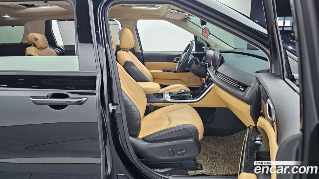 Kia Carnival 9-Seater Signature, 2023