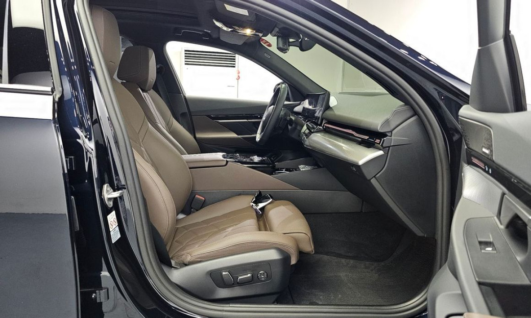 BMW 5-Series 520i M Sport, 2024