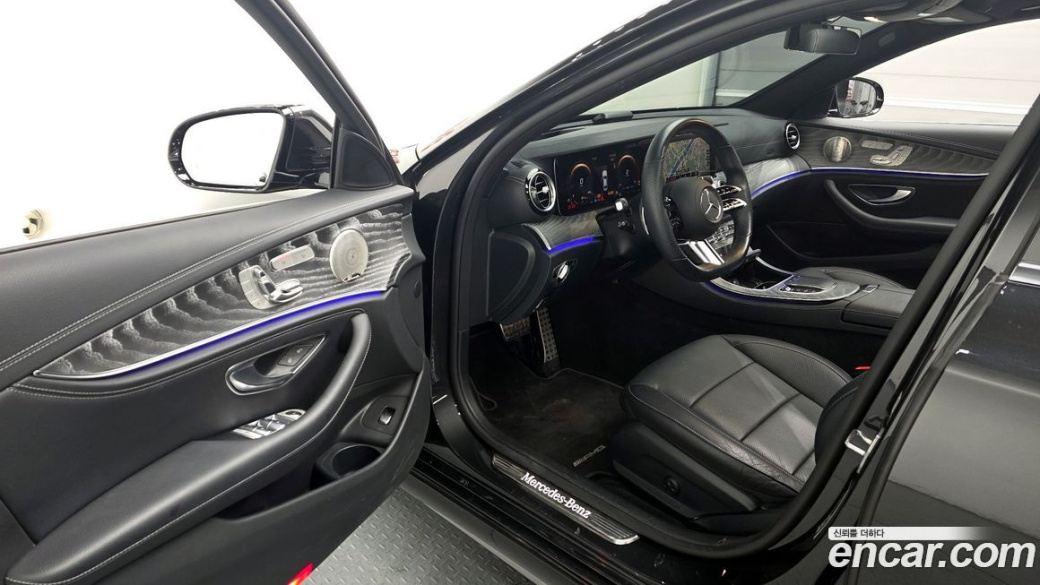 Mercedes-Benz E-Class E350 4MATIC AMG Line, 2022