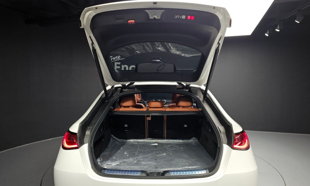 Mercedes-Benz GLC-Class GLC300 4MATIC Avnatgarde Coupe, 2025