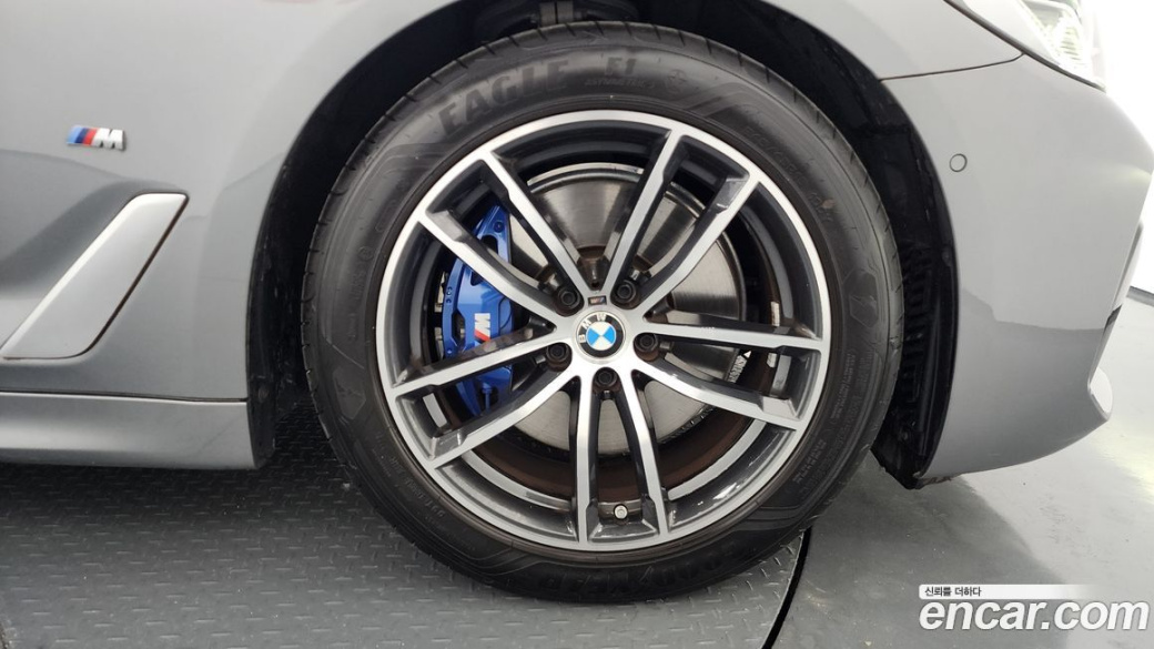 BMW 5-Series 520i M Sport, 2023