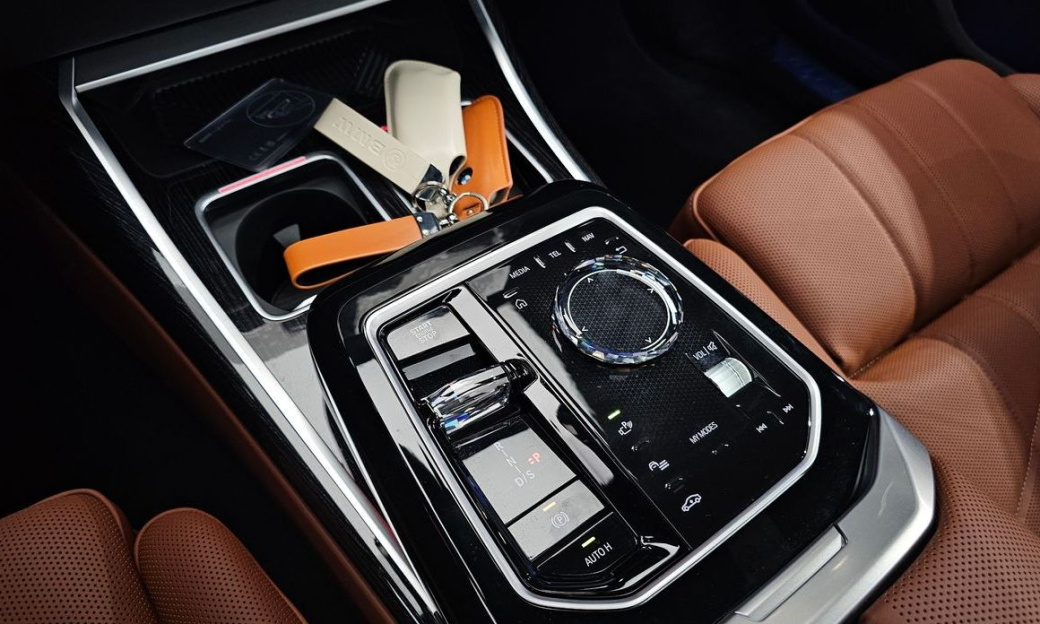 BMW 7-Series 740i xDrive M Sport, 2025