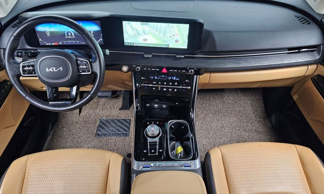 Kia Carnival 7-Seater Signature, 2023