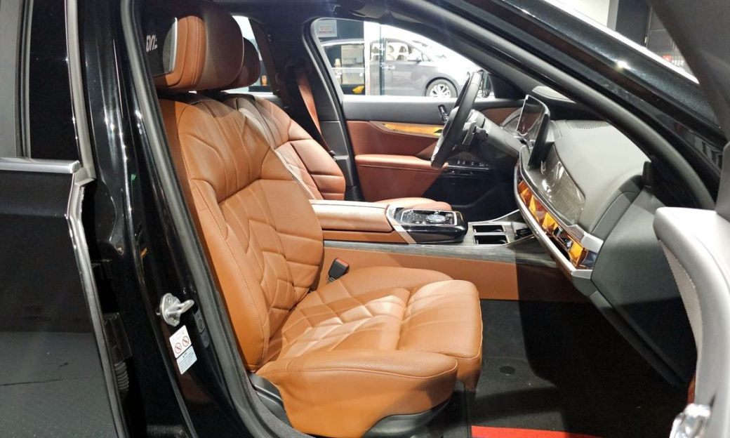 BMW 7-Series 740i sDrive M Sport, 2024