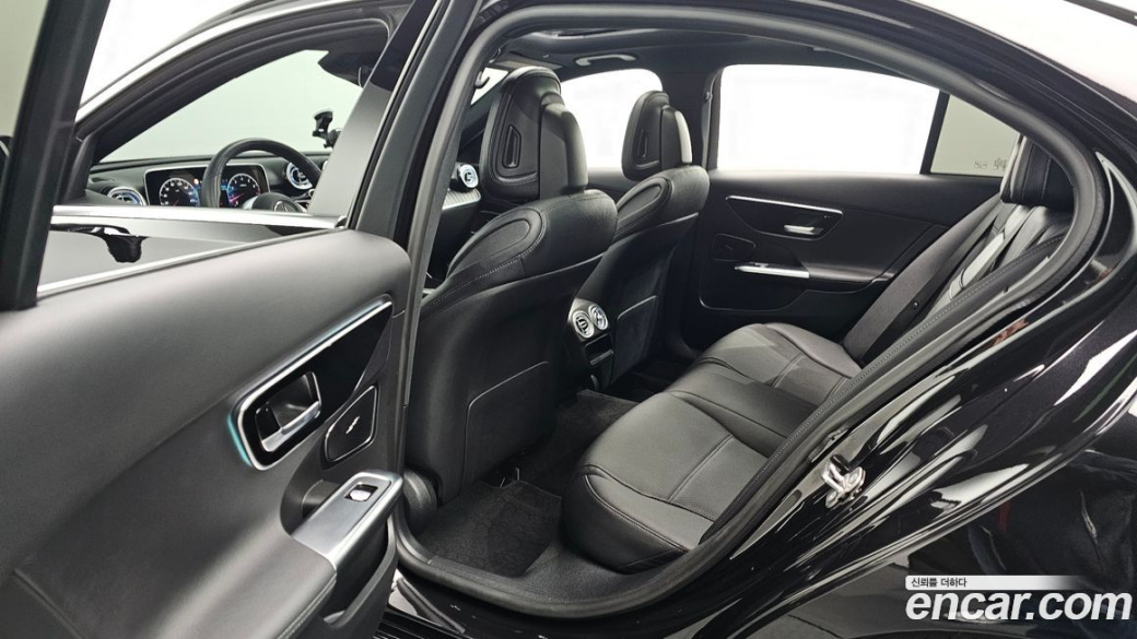 Mercedes-Benz C-Class C300 4MATIC Avantgarde, 2024