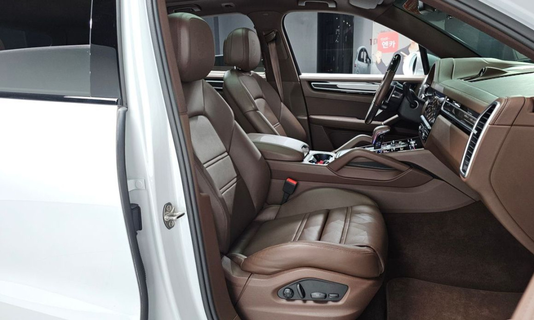 Porsche Cayenne 3.0 PLATINUM EDITION, 2022