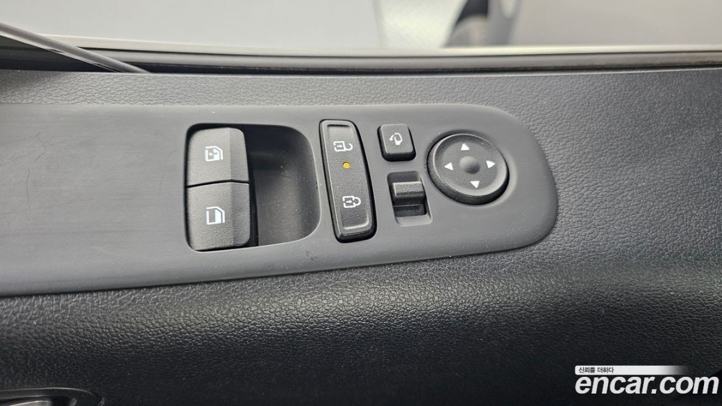 Hyundai Staria Tourer 11-Seater, 2025