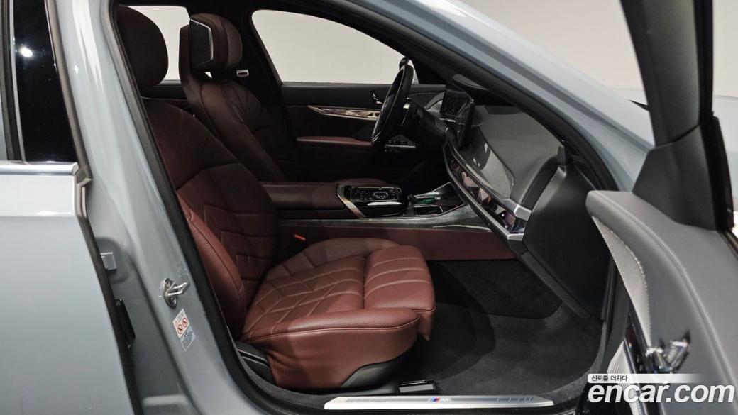BMW 7-Series 740i sDrive M Sport, 2023