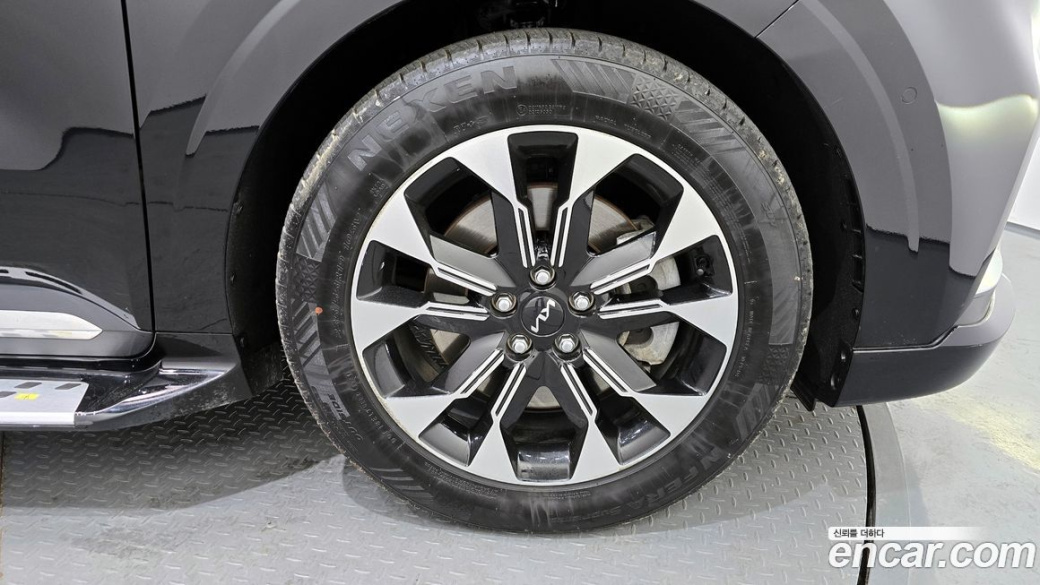 Kia Carnival 7-Seater Hi-Limousine, 2023
