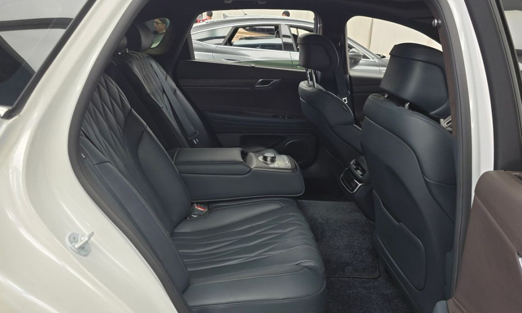 Genesis G80 Gasoline 2.5 Turbo 2WD, 2025