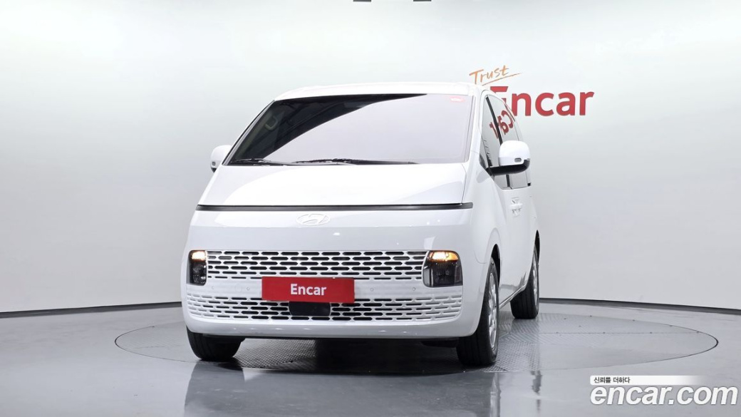 Hyundai Staria 4WD Tourer 9-Seater, 2025
