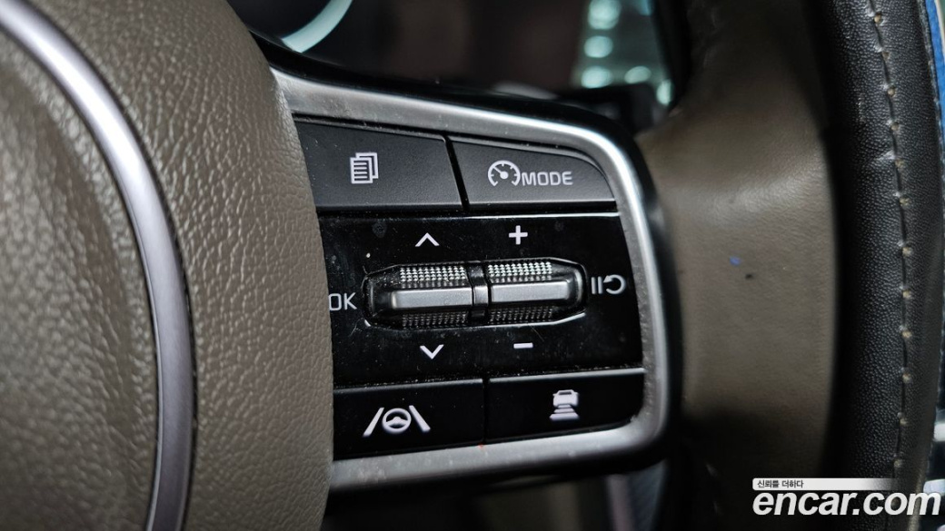 Kia Carnival 9-Seater Signature, 2023