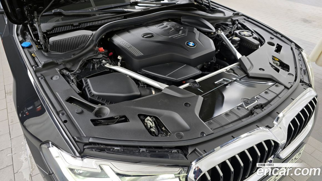 BMW 5-Series 530i Luxury, 2022