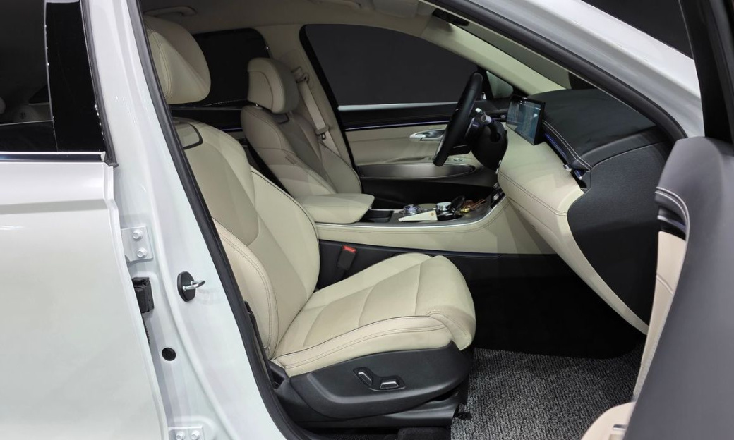 Genesis GV70 2.5T Gasoline 2WD, 2025